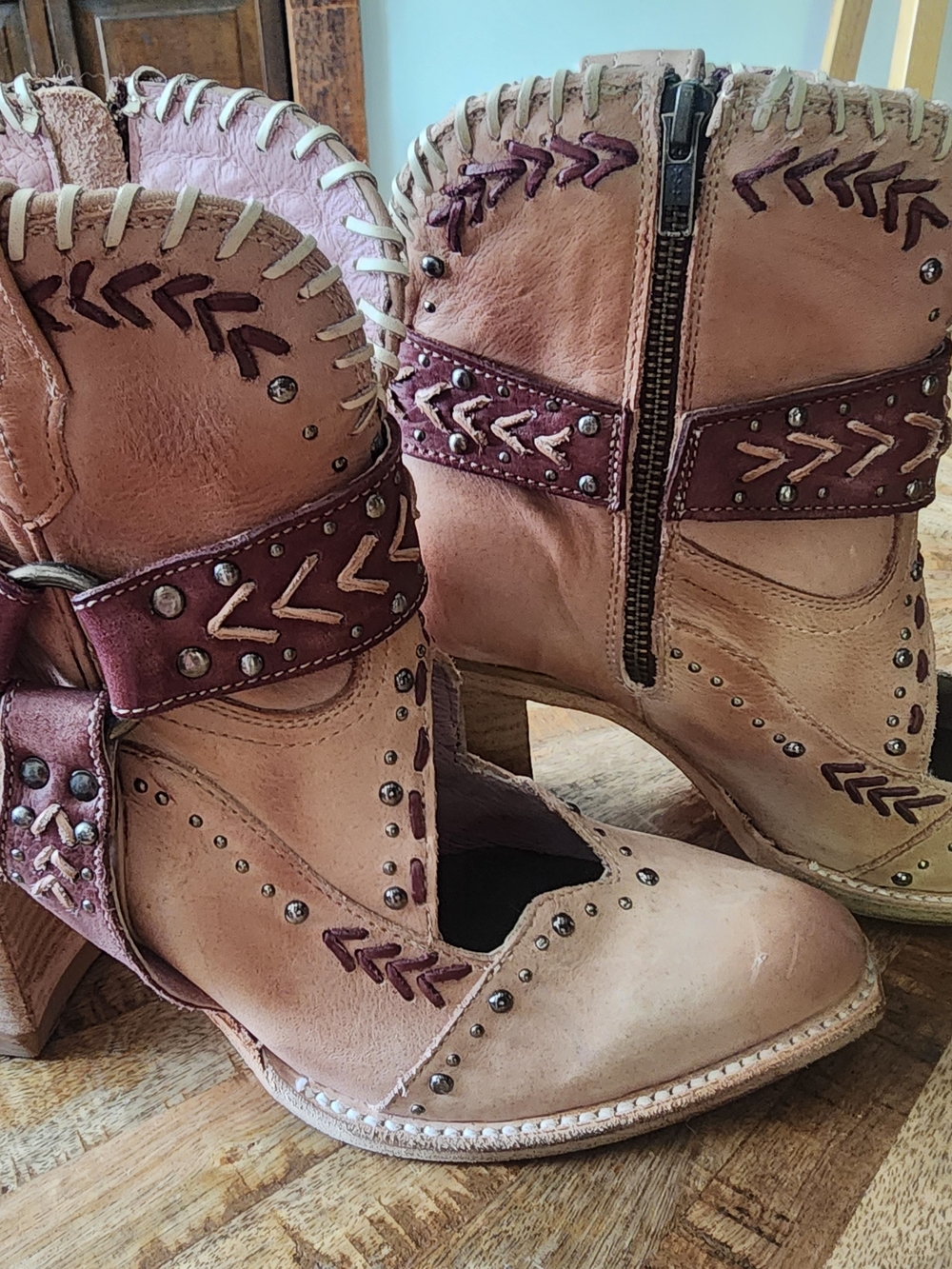Freebird Jetson Blush Western Ankle Booties - Picture 5 of 8